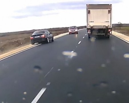 Заловиха шофьора от рисковото изпреварване край Пловдив, имал 7 акта и 21 фиша