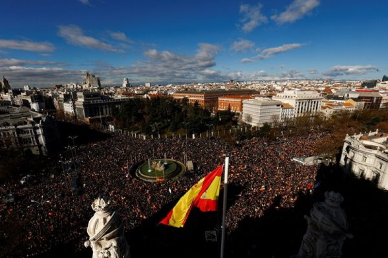 Десетки хиляди протестираха вчера в испанската столица Мадрид срещу политиките