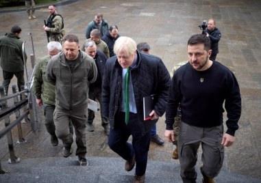 Бившият британски премиер Борис Джонсън днес изненадващо посети Киев срещна