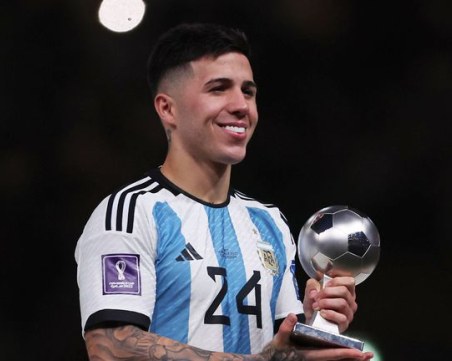 Челси готви оферта от 120 млн. евро за Енцо Фернандес