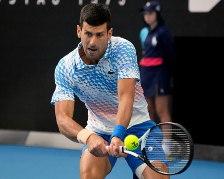 Джокович продължава напред в Австралия след безапелационен успех