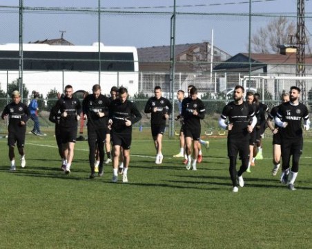 Локо играе утре контрола със сърби на лагера в Турция