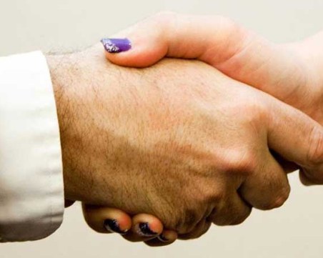 Невербална комуникация: Значение и видове на жестовете