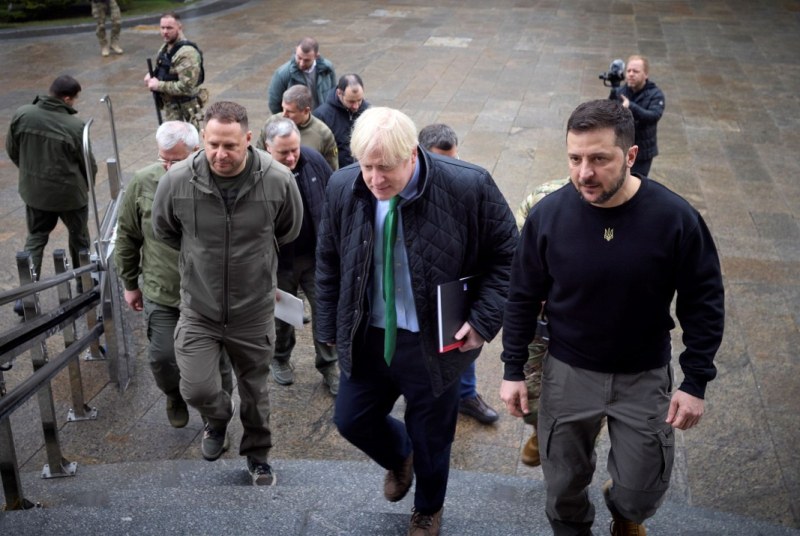 Борис Джонсън посети Киев, обеща подкрепа от Великобритания