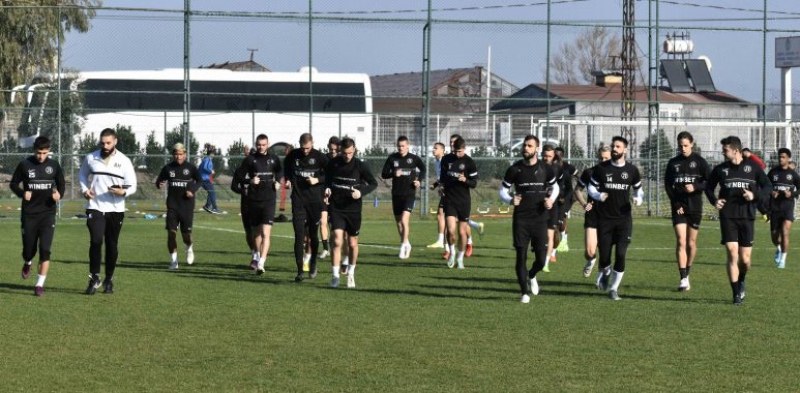 Локо играе утре контрола със сърби на лагера в Турция