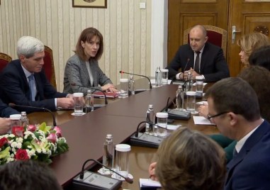 Президентът Румен Радев проведе работна среща на Дондуков 2 с