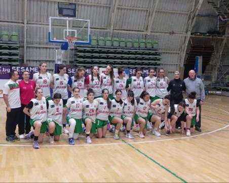 Баскетболните националки до 16 години на лагер в Пловдив