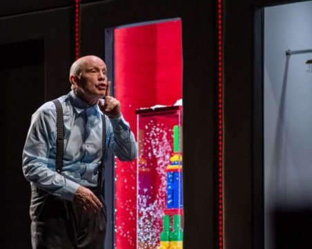 Гледаме Джон Малкович на театрална сцена в България с билети от 50 до 400 лв.