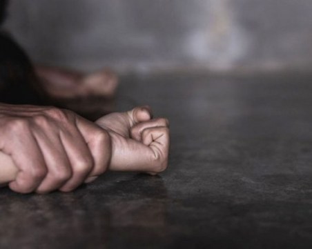 Младеж изнасили 73-годишна жена, жертвата е в болница