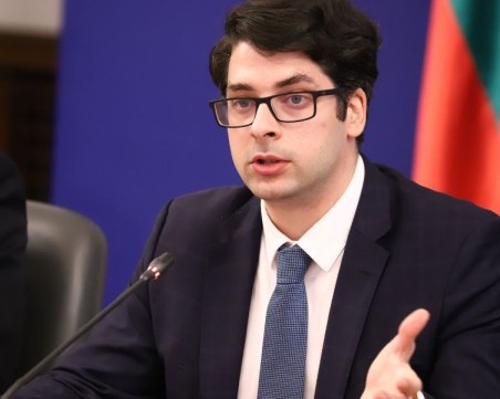 Пеканов: Няма да има плащане по Плана за възстановяване, докато не парламентът не си свърши работата