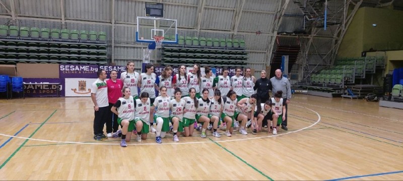 Баскетболните националки до 16 години на лагер в Пловдив