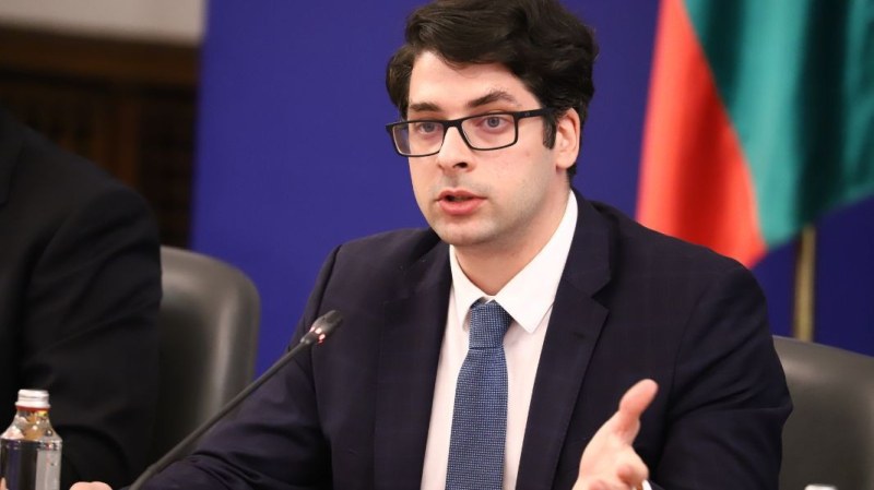 Пеканов: Няма да има плащане по Плана за възстановяване, докато не парламентът не си свърши работата