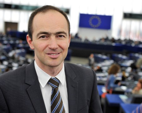 Евродепутат: Изказването на македонския президент е много лошо