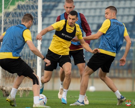 Ннади и Емануел се присъединиха към лагера на Ботев