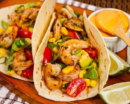 Такос със скариди и кремообразен сос със сметана