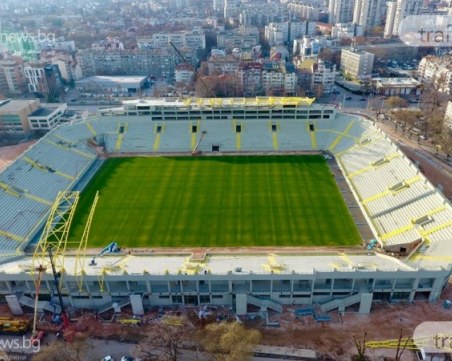 Зико: Ще предложа на Общинския съвет да се осигурят пари за довършването на Колежа