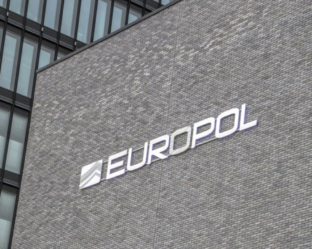 Европол: Разбита е мрежа за наркотрафик в Италия и Албания