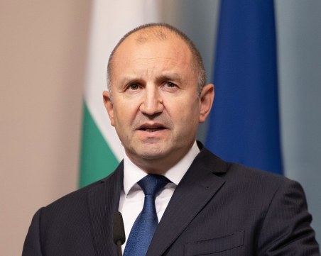 Измама с името на президента Радев и БЕХ обещава печалби от 8 000 лв за месец