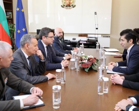 Българските оръжията за Украйна са били изнесени през програмите на Пентагона и Великобритания