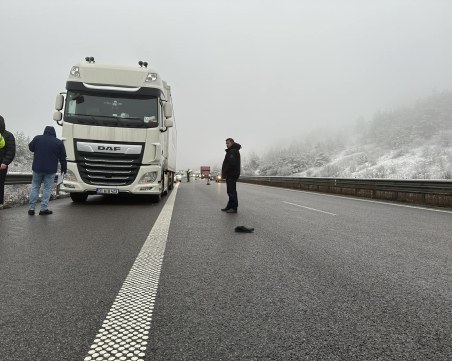 След тежка катастрофа на АМ Тракия: Мъж е с опасност за живота