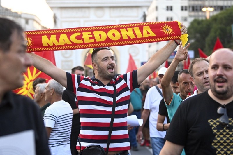 Македонци искат да блокират пътища, за да спрат достъпа на българи до страната