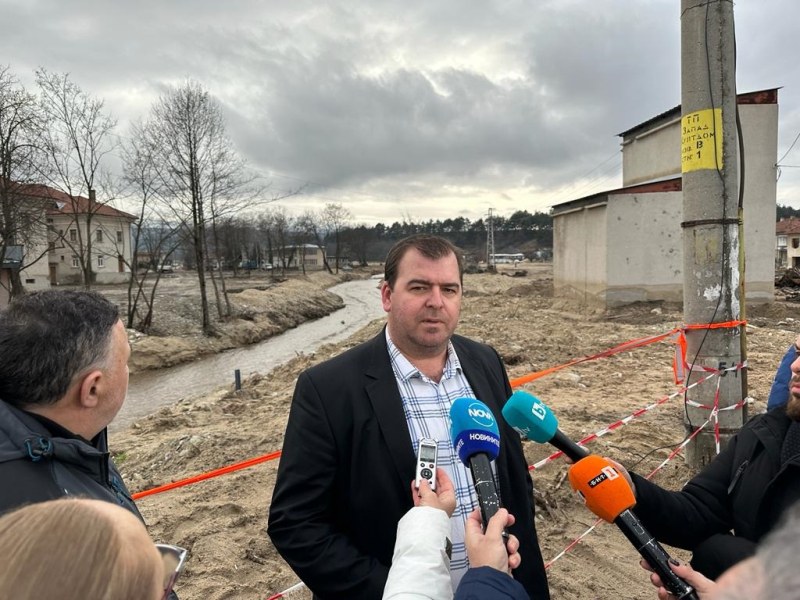 Министърът на земеделието обеща помощ на кмета на община Карлово