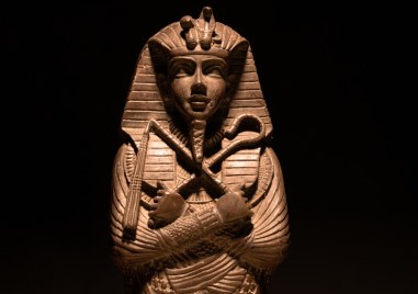 Учени са сканирали дигитално мумията на тийнейджър починал преди 2300 години