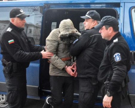 Съдът остави в ареста мъжа, обвинен в убийството на приятелката си във Варна