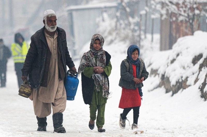 Най-малко 170 души загинаха от тежката зима в Афганистан