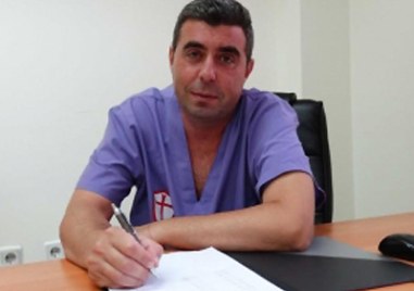Известният пловдивски хирург д р Васил Ангелов е починал внезапно съобщиха