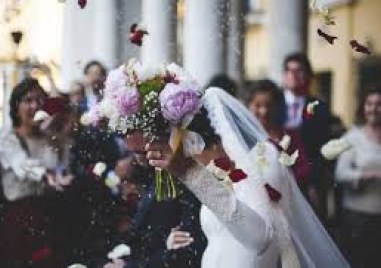 Нови църковни такси за венчавки кръщенета и погребения ще въведе