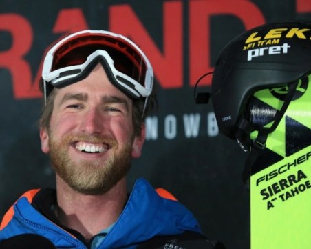 Лавина погреба световен шампион по ски