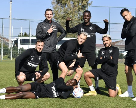 Локо с последна тренировка на лагера в Турция