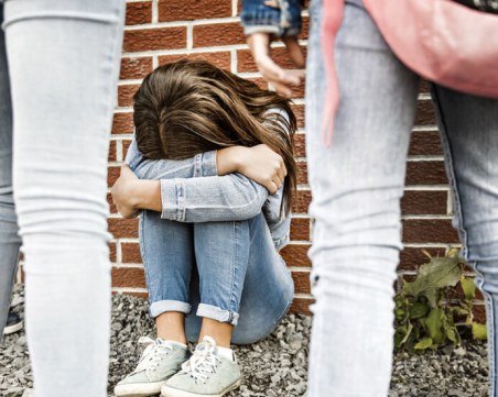 Осмокласничка преби своя съученичка в Плевенско