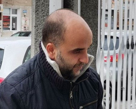 Оставиха в ареста учителя, блудствал с 14-годишна в Асеновград