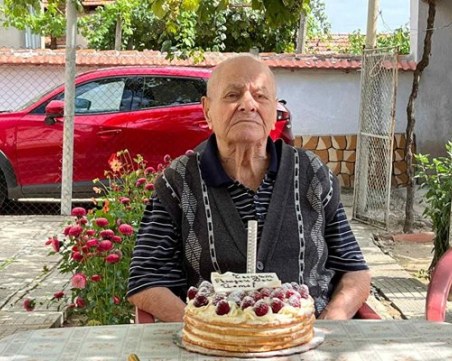 Издирват възрастен мъж с деменция край Хисаря