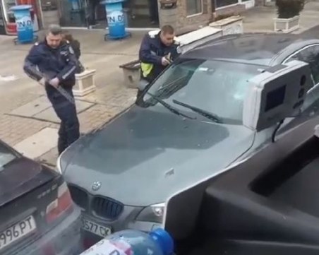 Шофьорът от екшъна със зрелищния арест в София- без книжка