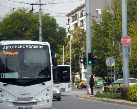 Два градски автобуса с променен маршрут от днес