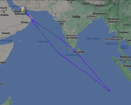 Самолет летя 13 часа и кацна на същото летище, от което тръгна