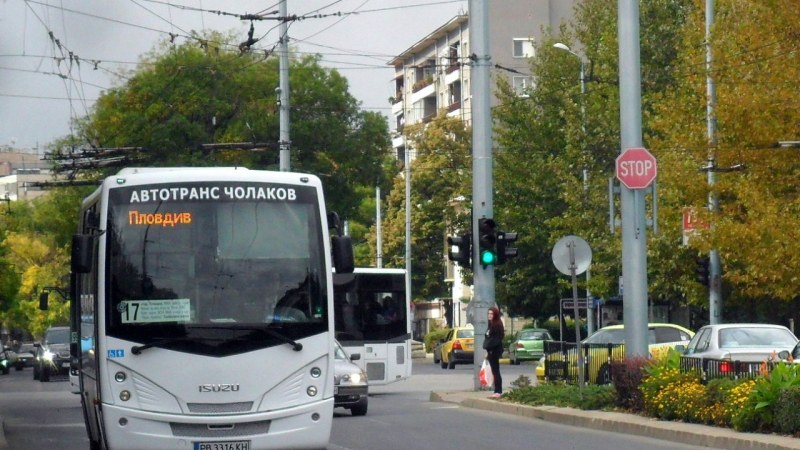 Два градски автобуса с променен маршрут от днес