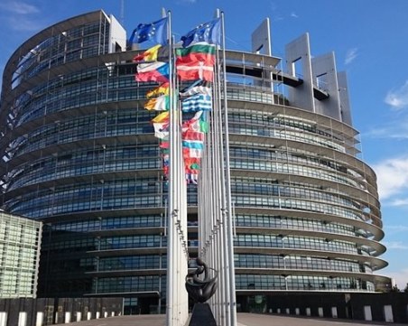 ЕП отне имунитетите на двама евродепутати, свързани с разследването по 