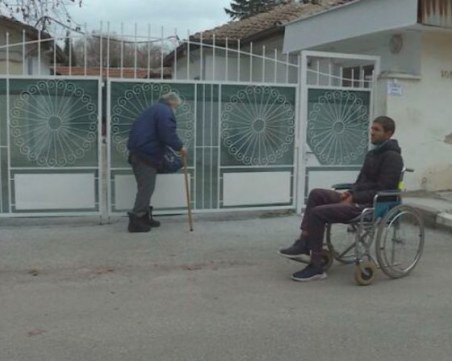 Задържаха апаш, задигнал пенсията на мъж в неравностойно положение в Пловдив