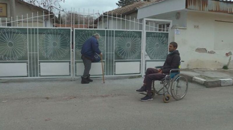 Задържаха апаш, задигнал пенсията на мъж в неравностойно положение в Пловдив