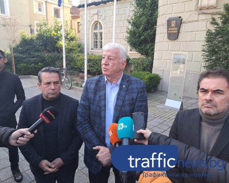 Кметът се среща с фенове на Ботев и Локо, не иска да дели двата отбора