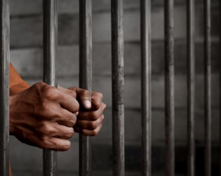 Осъдиха на 2 години затвор бивш южнокорейски министър