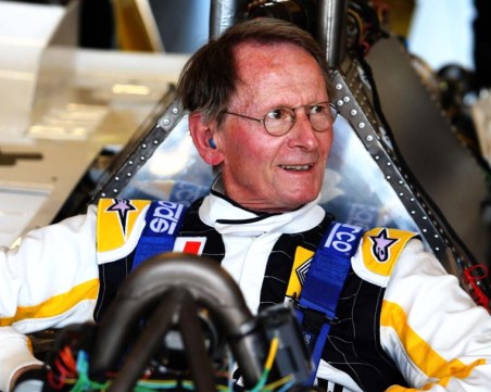 Почина първият победител на Рено във Формула 1