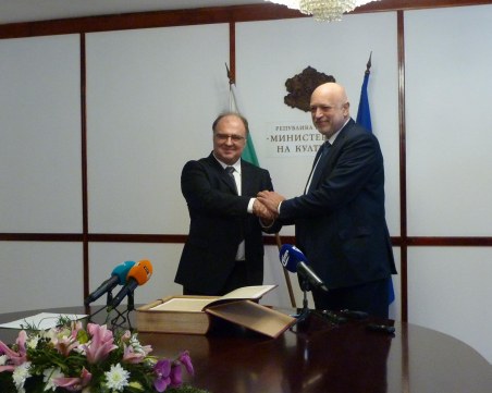 Проф. Минеков: Идва един наистина достоен човек в министерството, убеден съм - ще се справи