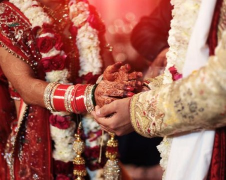 В Индия се борят срещу бракове с деца! Арестуваха над 1800 мъже