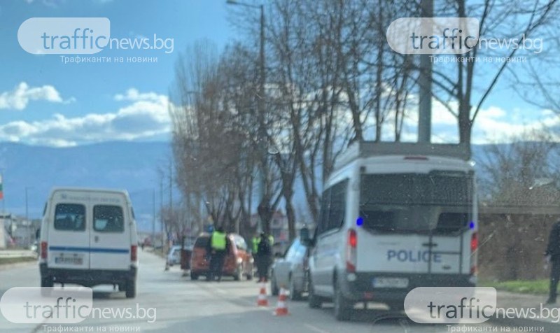 Засилен контрол на изходите на Пловдив! Полиция спира шофьори за проверка
