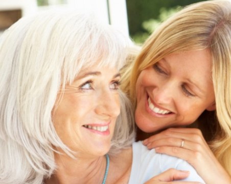 8 сигурни знака, че свекървата ви обича истински